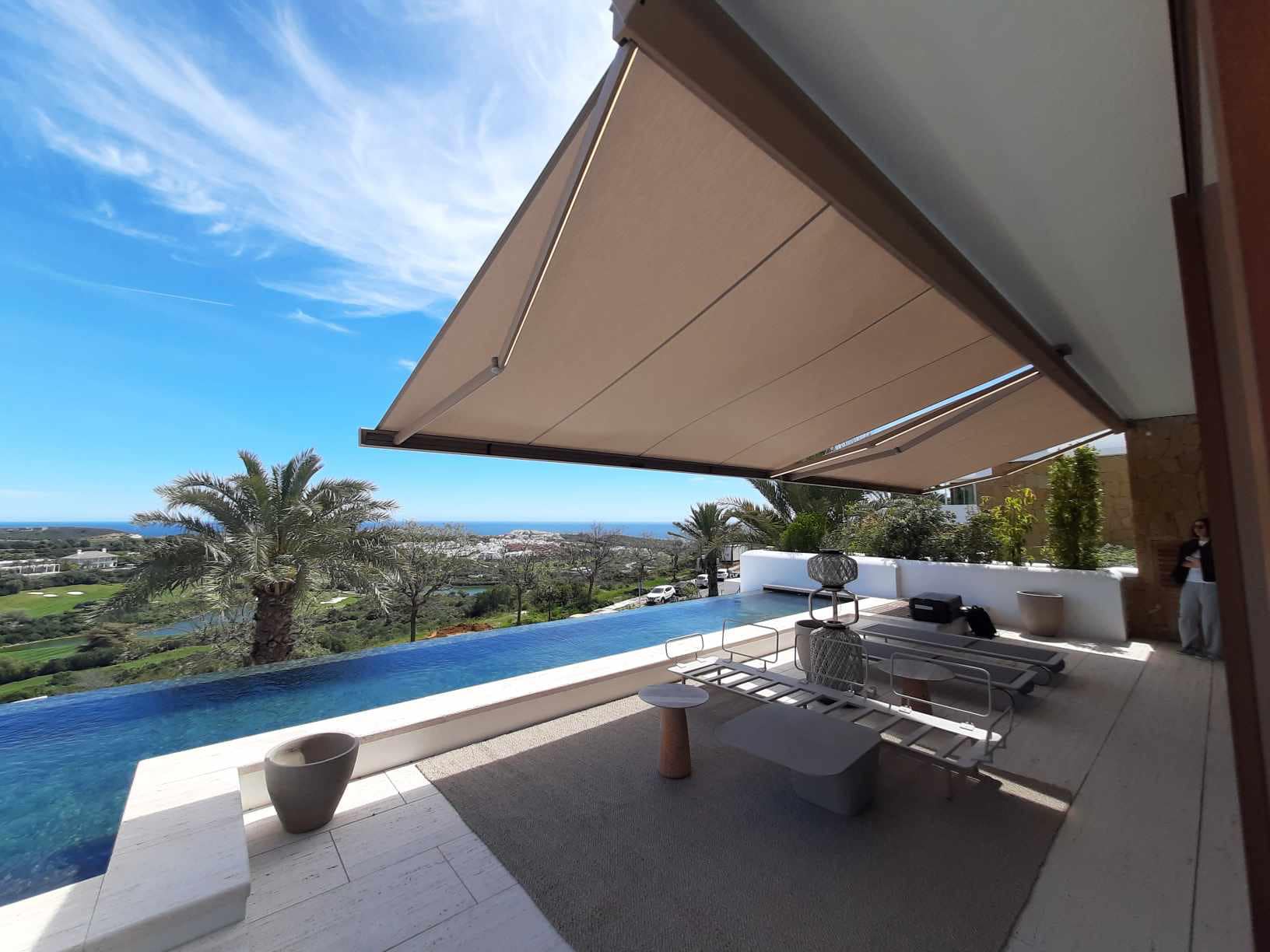 aranżacja basenu w ogrodzie